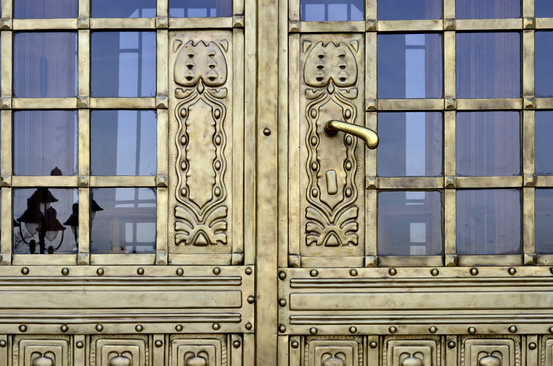 Budapesti Műszaki Egyetem K épület főbejárati portálok felújítása