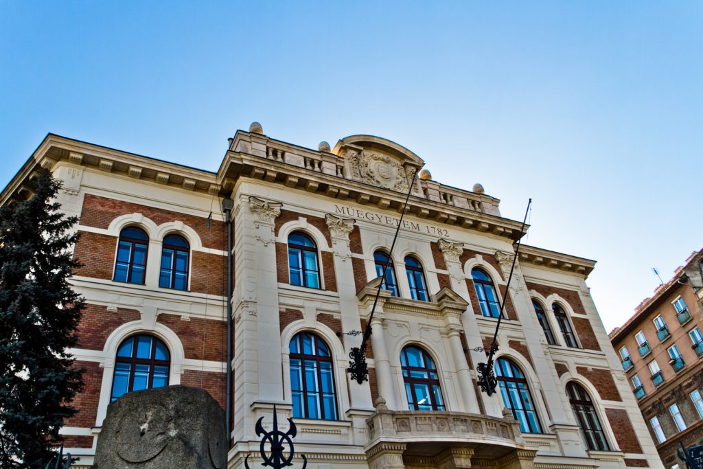 Budapesti Műszaki Egyetem CH épület homlokzatfelújítás