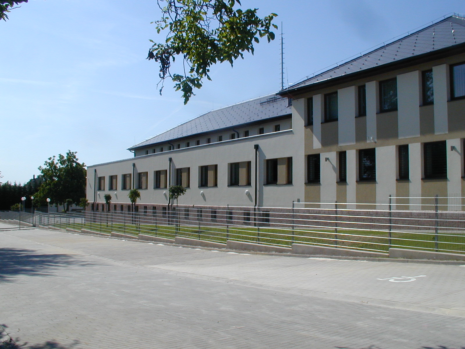 Balatonalmádi rendőrkapitányság építése